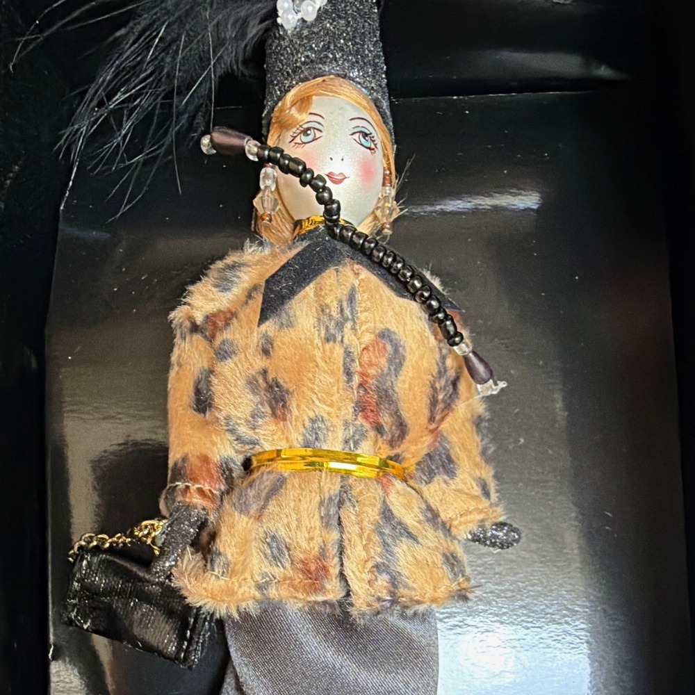 Elegance Ladies With Elegance Glass Hanging Ornament Woman Leopard Coat 1283-006
